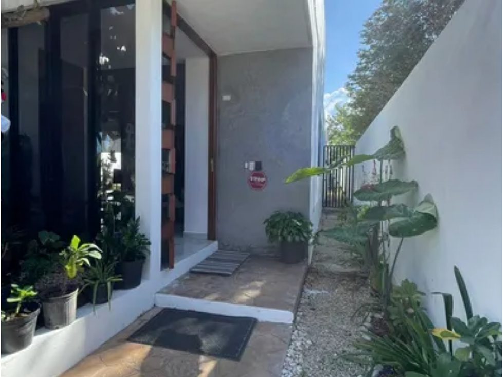 VENTA DE HERMOSA CASA EN JARDINES DE REJOYADA — foto 3