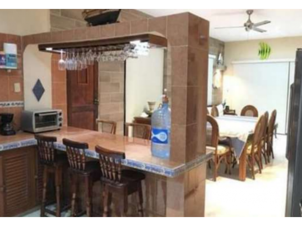 VENTA DE CASA FRENTE AL MAR TELCHAC PUERTO - 2