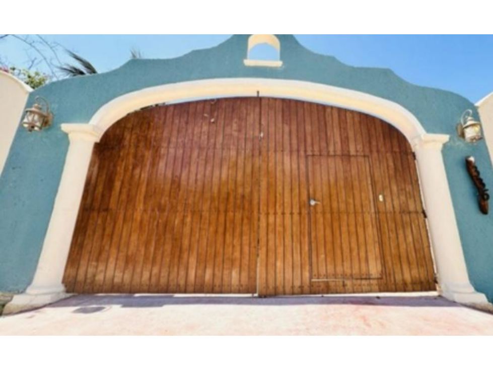 VENTA DE CASA FRENTE AL MAR DE CHUBURNA - 1