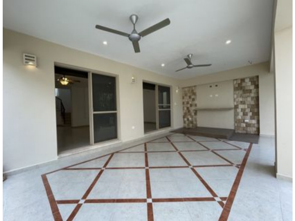 CASA EN VENTA SOBRE AVENIDA PRINCIPAL EN MONTEBELLO — foto 4