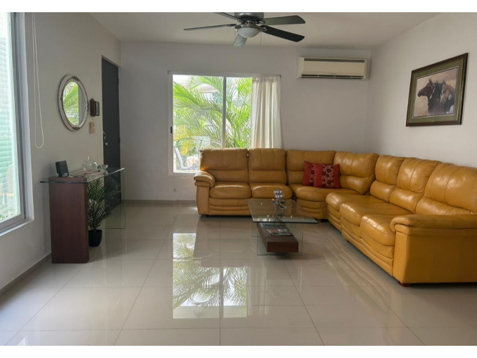 VENTA DE HERMOSA CASA EN MONTEBELLO — foto 4