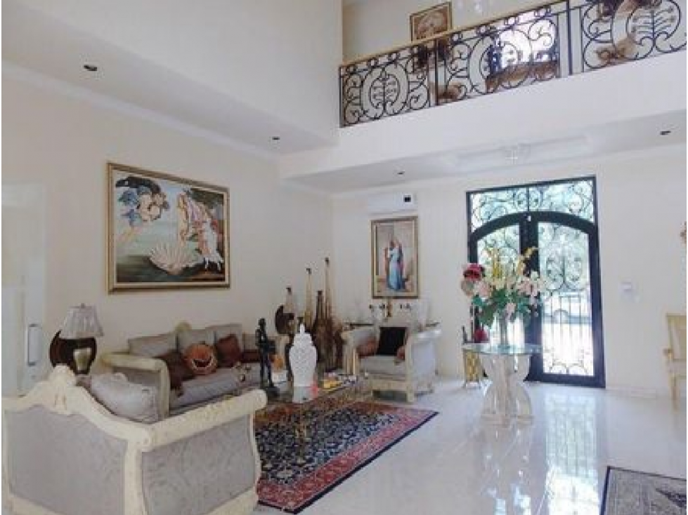 MAJESTUOSA RESIDENCIA EN CLUB DE GOLF LA CEIBA — foto 4