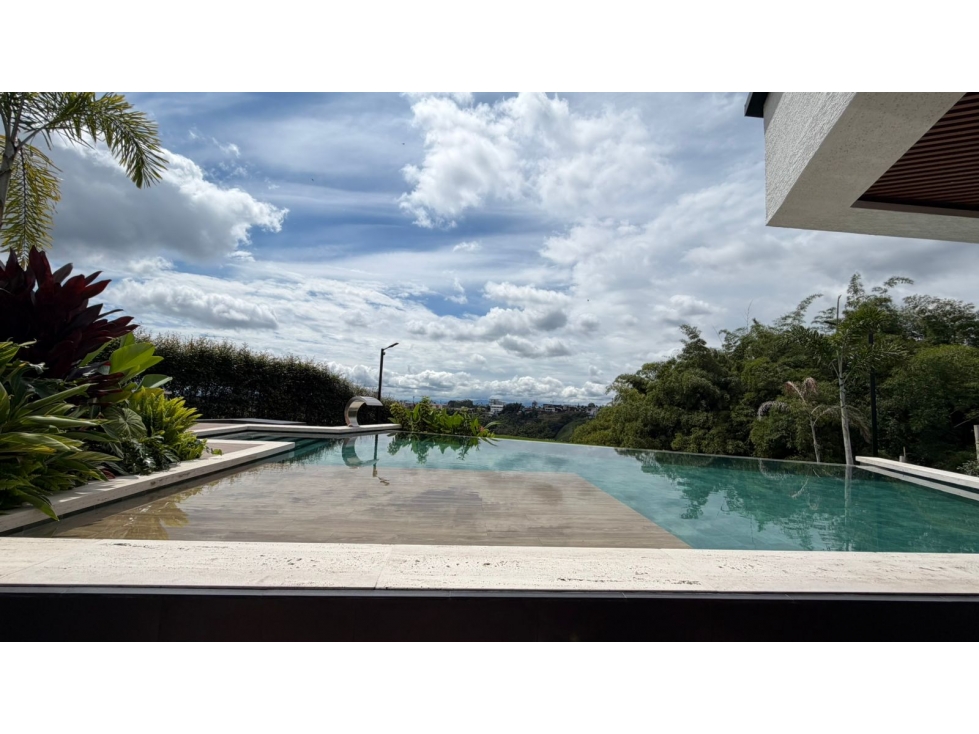 SE ARRIENDA ESPECTACULAR CASA CAMPESTRE VIA CALARCA — foto 3