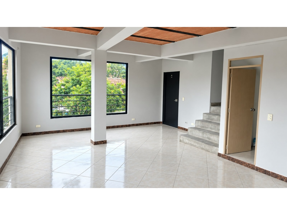 ARRIENDO APARTAMENTO 3 NIVELES EN LA ALMERIA 135mts
