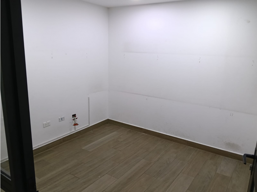 ARRIENDO BODEGA CERCA AL PARQUE DE BELÉN 350mts — foto 3
