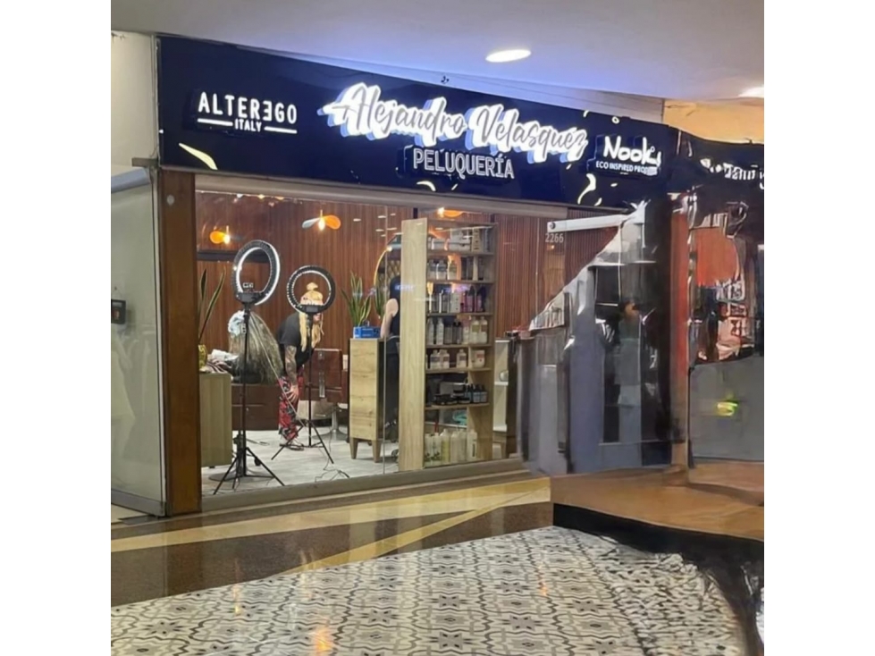 VENTA DE LOCAL COMERCIAL EN EL CC SAN DIEGO - 1