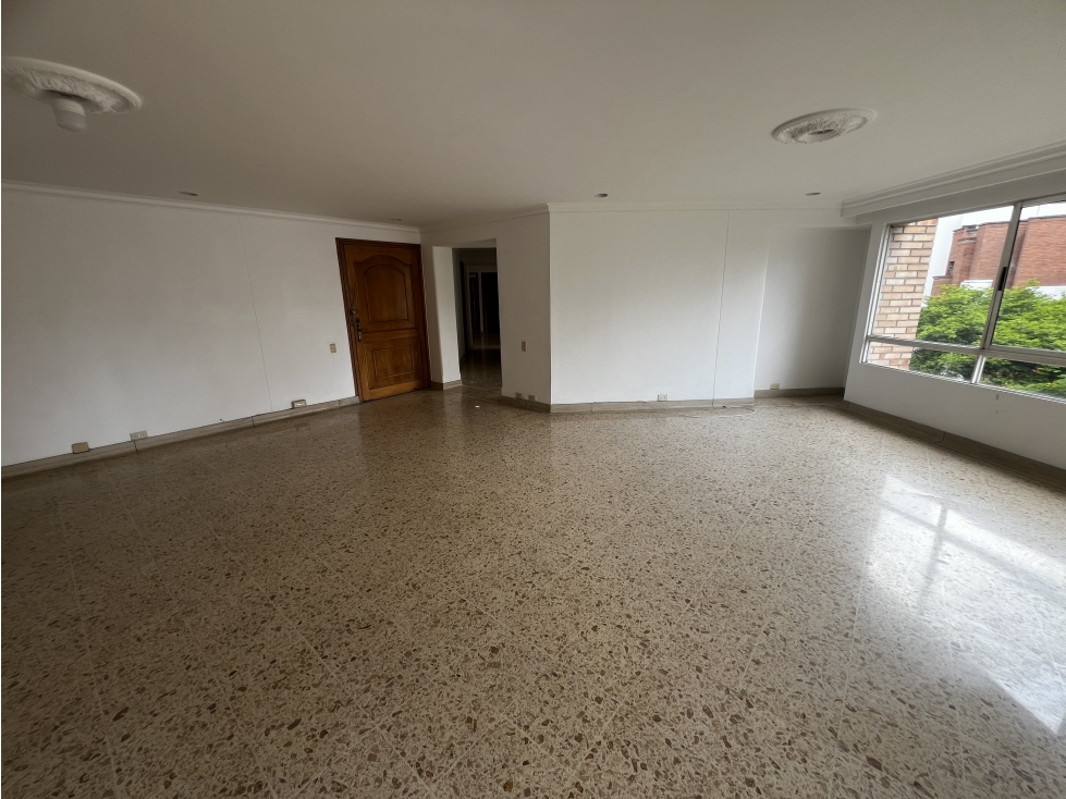 VENTA DE APARTAMENTO EN LAURELES CERCA A EL SEGUNDO PARQUE RANGO 12 d — foto 2