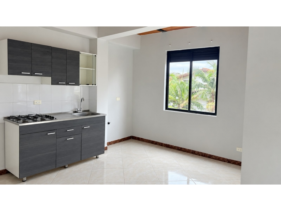 ARRIENDO APARTAMENTO 3 NIVELES EN LA ALMERIA 135mts — foto 3