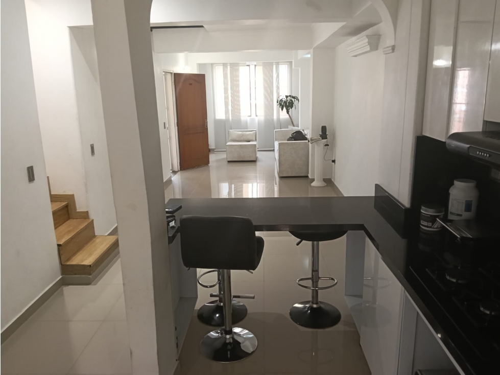 VENTA DE APARTAMENTO DUPLEX EN LAURELES RANGO 8