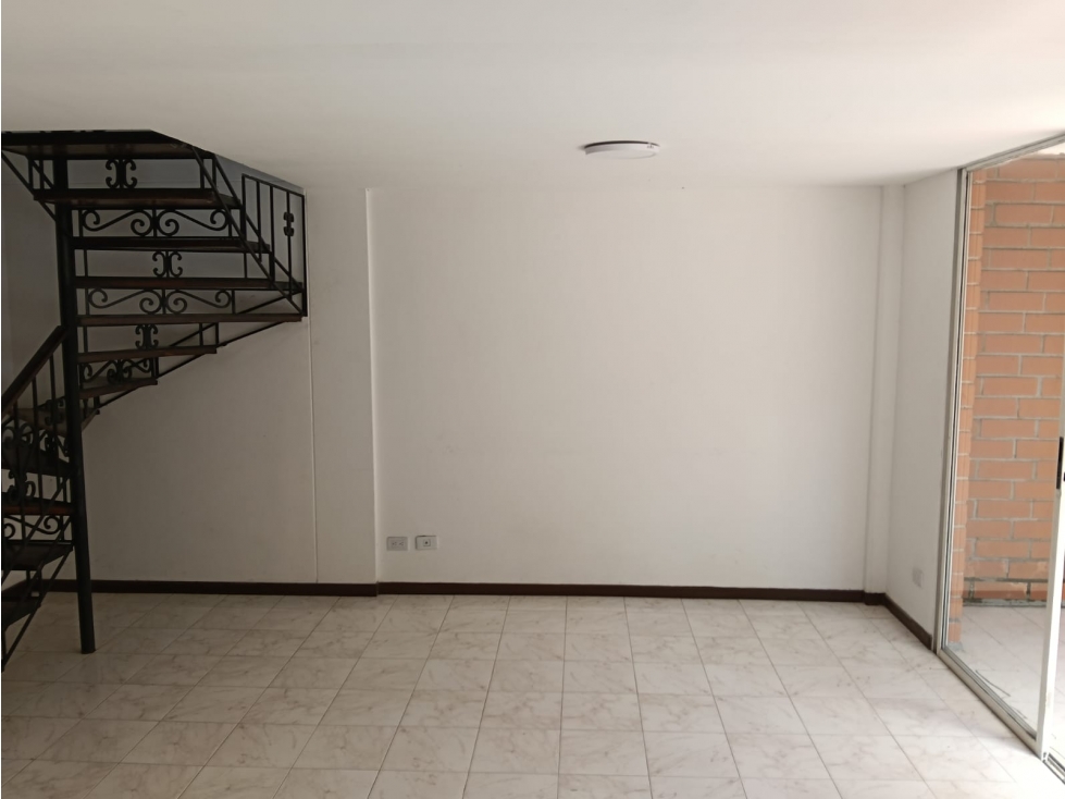 VENTA DE CASA EN BELÉN LA PALMA RANGO 8