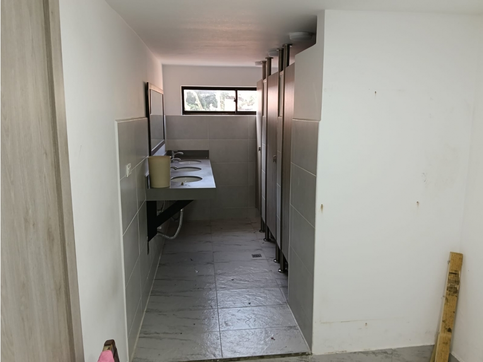 ARRIENDO BODEGA CERCA AL PARQUE DE BELÉN 350mts — foto 4