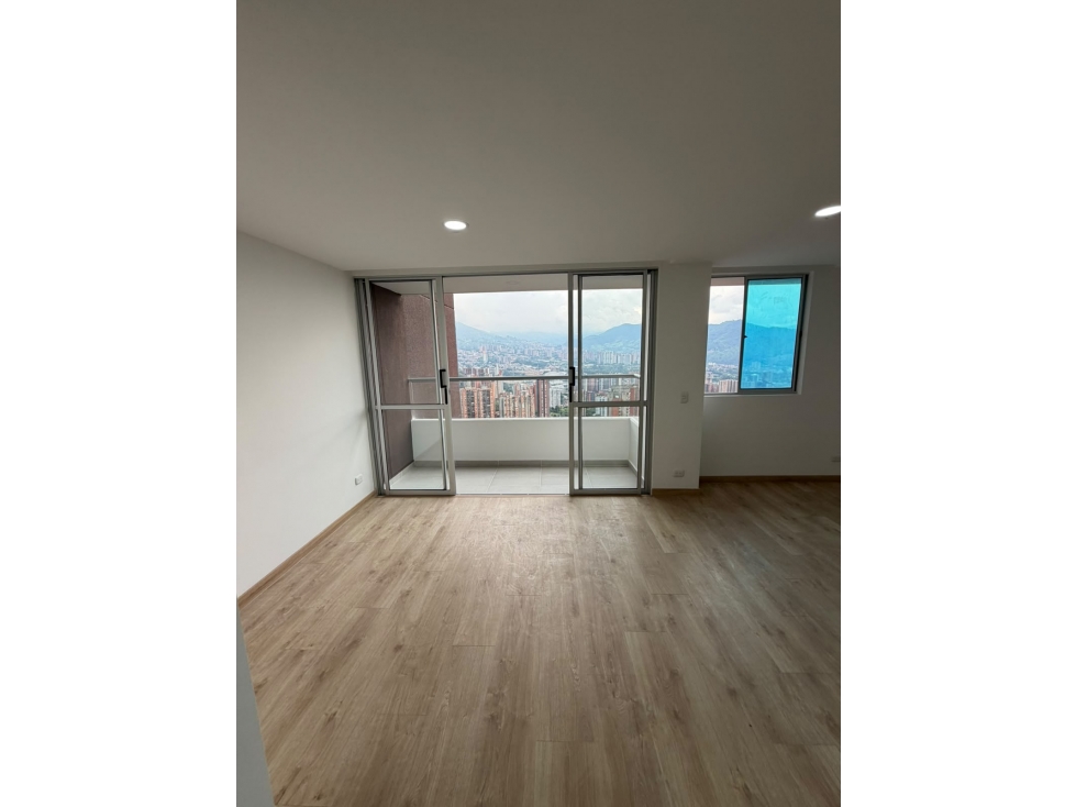 VENTA DE APARTAMENTO EN SABANETA SAN JOSE PARTE BAJA RANGO 6 — foto 3