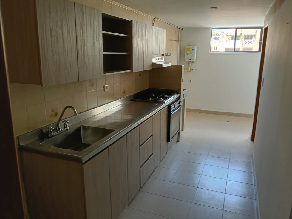 VENTA DE APARTAMENTO EN LAURELES SANTA TERESITA RANGO 6