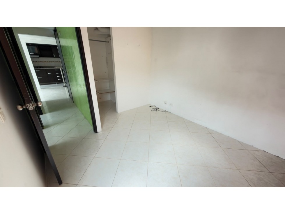 ARRIENDO CERCA A LA LOMA DE LOS BERNAL 60 mts — foto 6