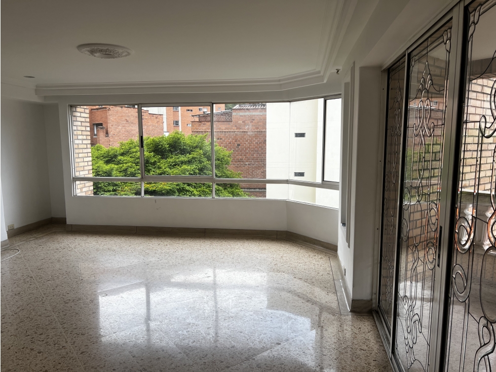 VENTA DE APARTAMENTO EN LAURELES CERCA A EL SEGUNDO PARQUE RANGO 12 d