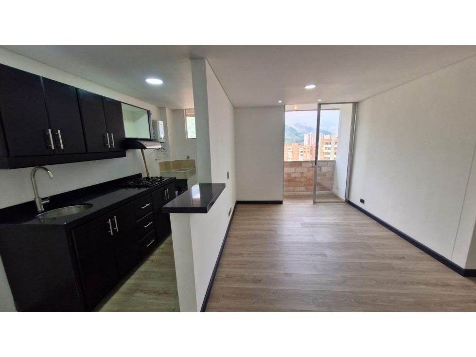 VENTA DE APARTAMENTO EN LA LOMA DE LOS BERNAL RANGO 4