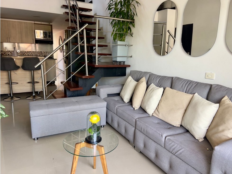 VENTA DE APARTAMENTO DUPLEX EN LAURELES RANGO 6 — foto 2