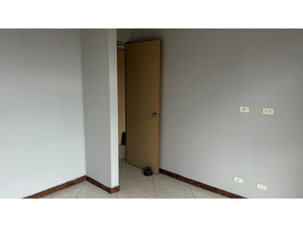 ARRIENDO APARTAMENTO 3 NIVELES EN LA ALMERIA 135mts — foto 5