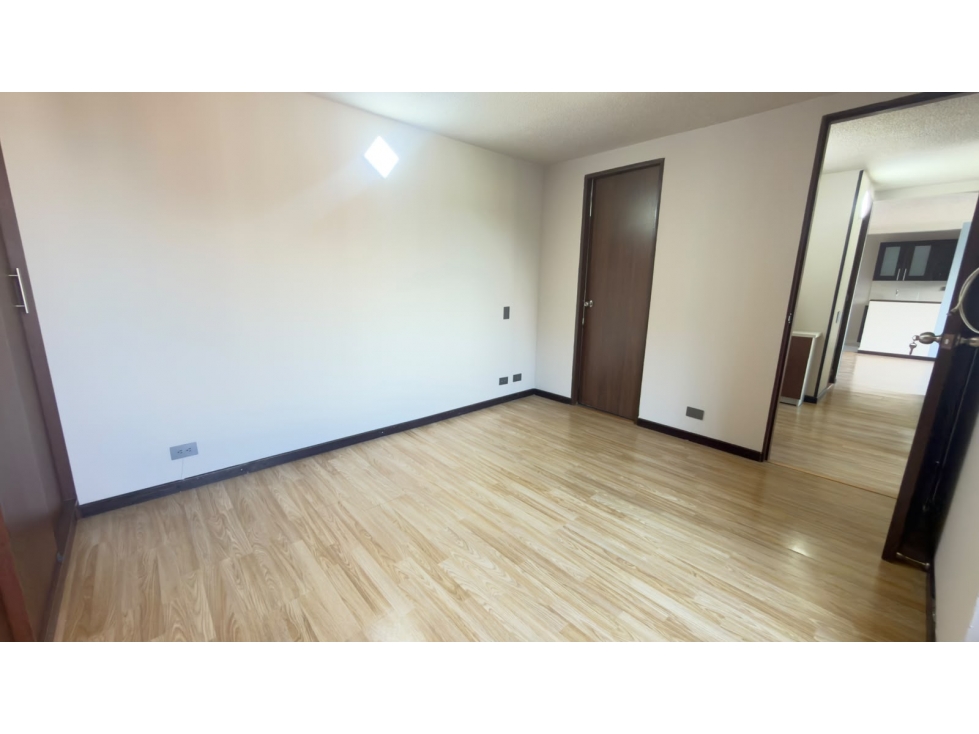 VENTA DE APARTAMENTO EN LA LOMA DE LOS BERNAL RANGO 5 — foto 5