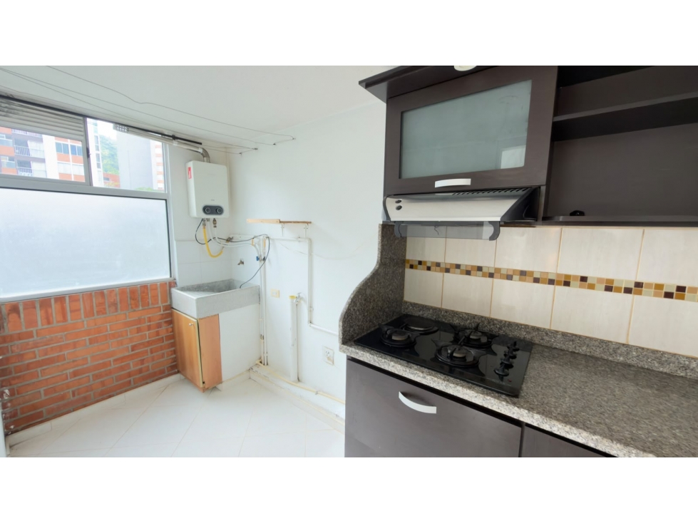 ARRIENDO CERCA A LA LOMA DE LOS BERNAL 60 mts — foto 4