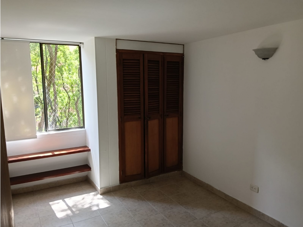 VENTA DE APARTAMENTO EN LAURELES SANTA TERESITA RANGO 6 — foto 4