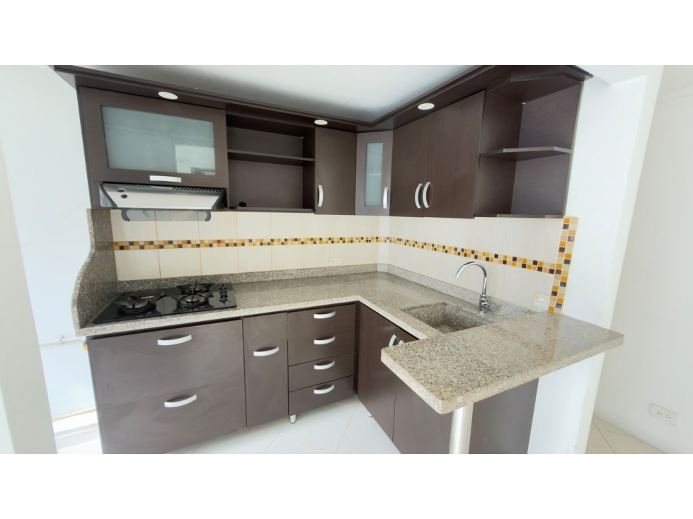 ARRIENDO CERCA A LA LOMA DE LOS BERNAL 60 mts — foto 3