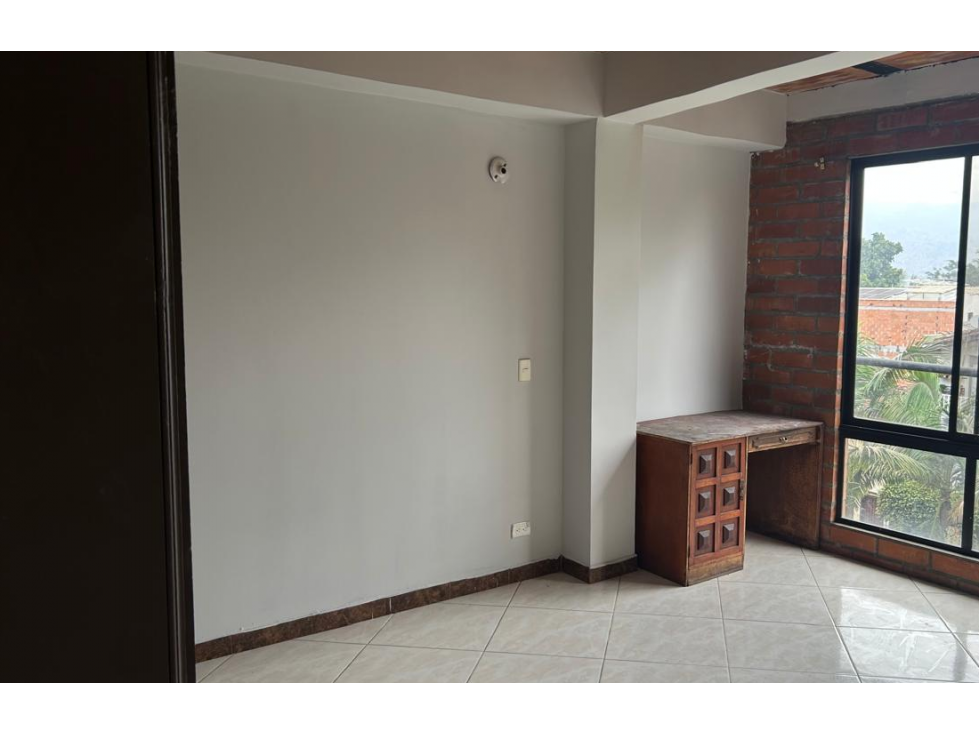 ARRIENDO APARTAMENTO 3 NIVELES EN LA ALMERIA 135mts — foto 6