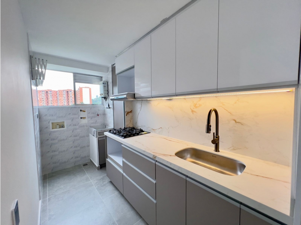 VENTA DE APARTAMENTO EN LA LOMA DE LOS BERNAL RANGO 6