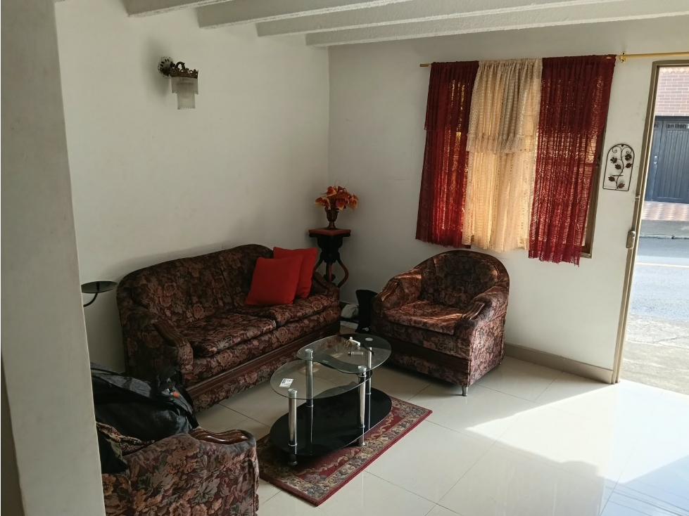 VENTA DE CASA UNIFAMILIAR EN BELÉN LA NUBIA RANGO 8 - 1