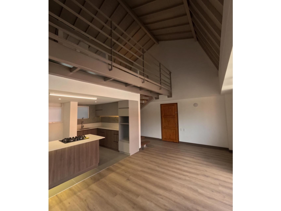 VENTA APARTAMENTO DÚPLEX PRIMER PARQUE DE LAURELES RANGO 9