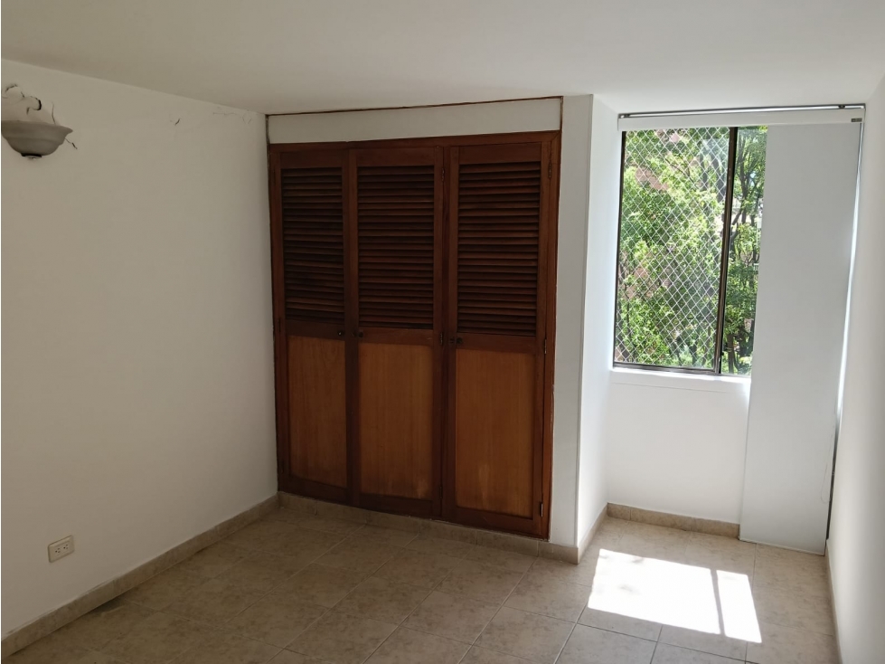 VENTA DE APARTAMENTO EN LAURELES SANTA TERESITA RANGO 6 — foto 5