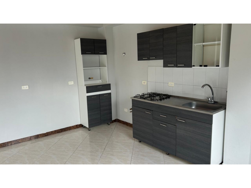 ARRIENDO APARTAMENTO 3 NIVELES EN LA ALMERIA 135mts — foto 4