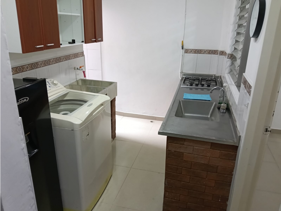 ARRIENDO APARTAMENTO EN LAURELES CERCA A LA UPB 50mts — foto 4