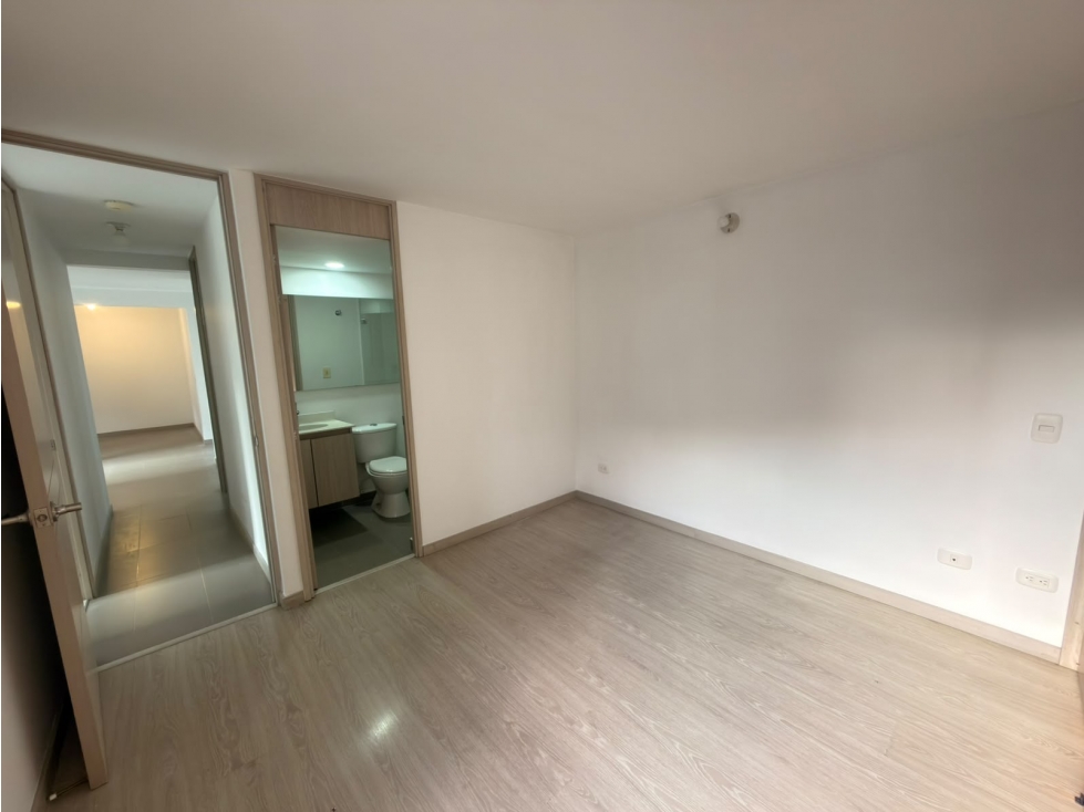 ARRIENDO APARTAMENTO EN LA LOMA DE LOS BERNAL 60mts — foto 6