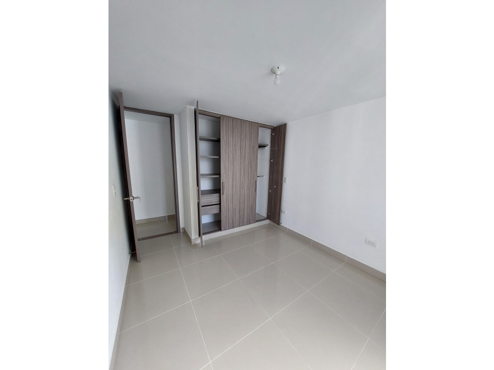 SE VENDE ESPECTACULAR APARTAMENTO EN EL BARRIO LAURELES — foto 4