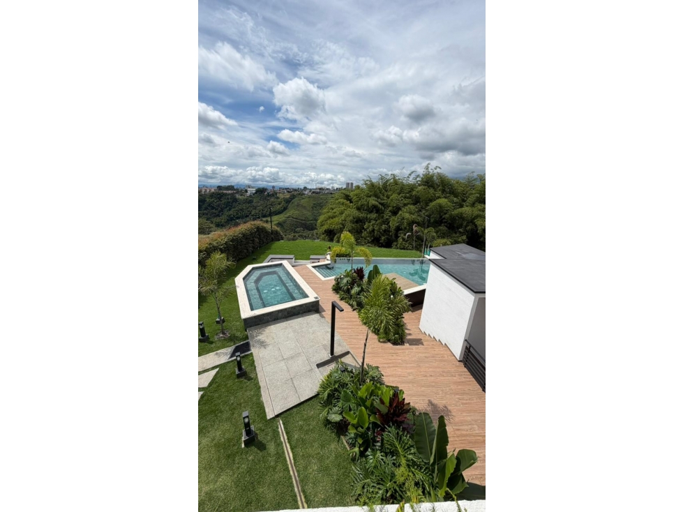 SE ARRIENDA ESPECTACULAR CASA CAMPESTRE VIA CALARCA — foto 2