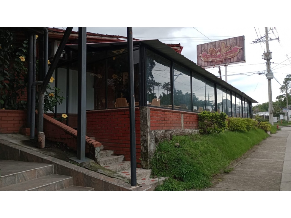 SE VENDE LOTE EN LA AVENIDA CENTENARIO — foto 2