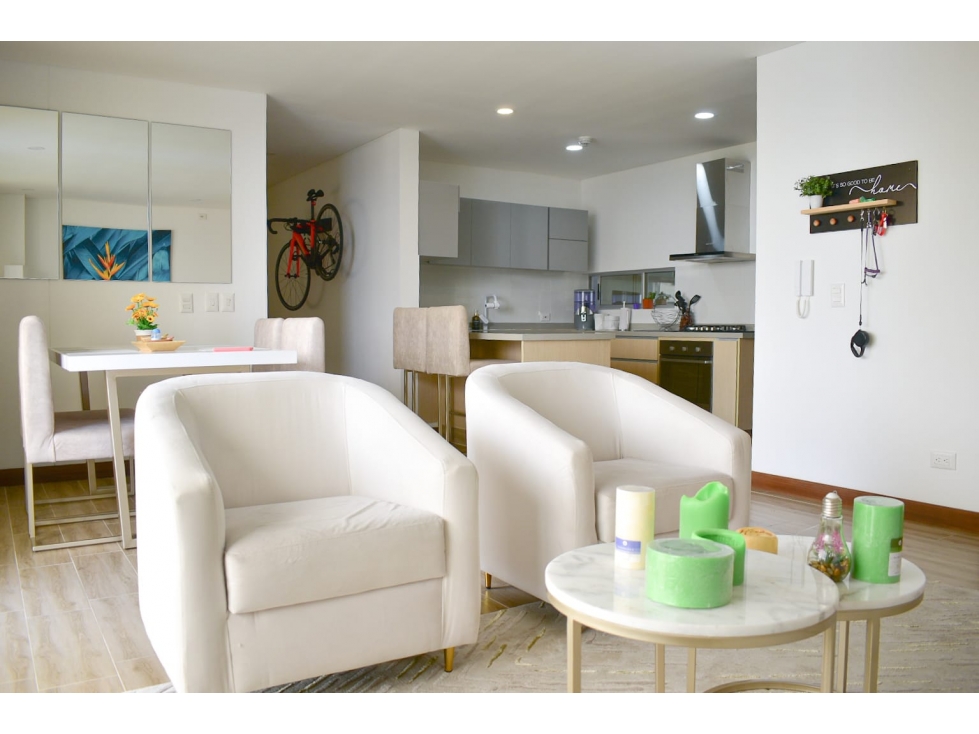SE VENDE APARTAMENTO EN LA CASTELLANA — foto 2