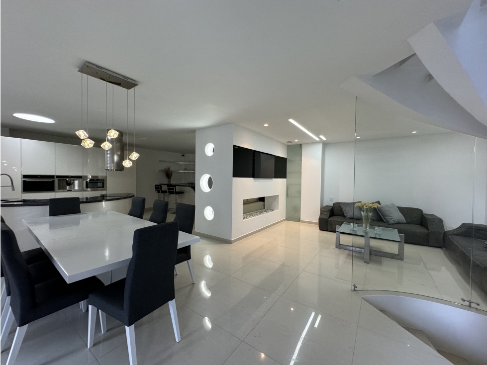 SE VENDE CASA REMODELADA EN PINARES — foto 3