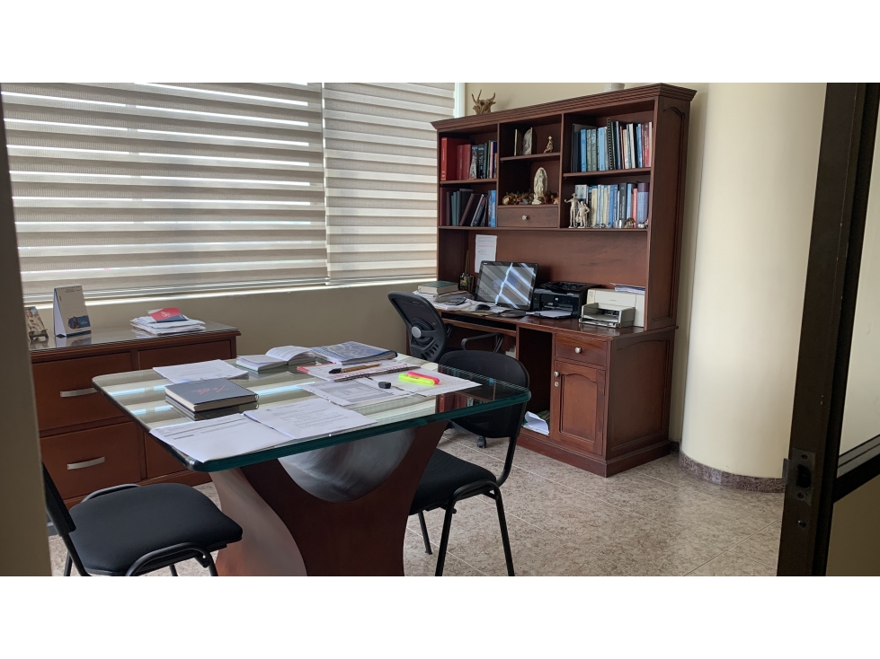 SE ARRIENDA OFICINA EN LA CÁMARA DE COMERCIO - 3