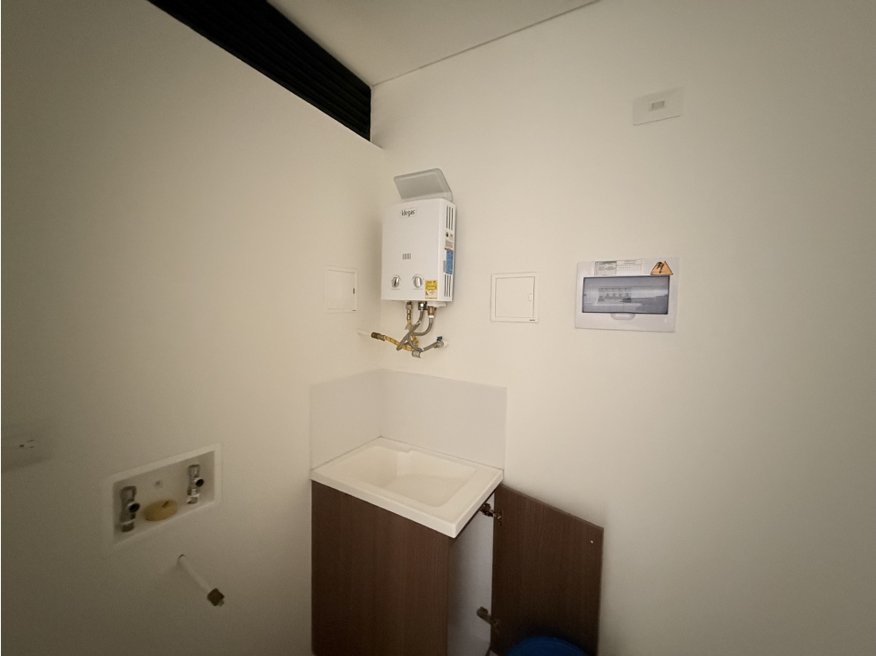 SE ARRIENDA APARTAESTUDIO EN LA AVENIDA CENTENARIO — foto 6
