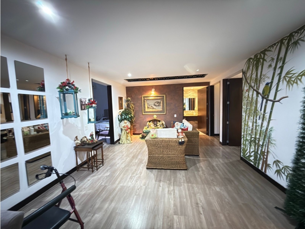 SE VENDE CASA CAMPESTRE CERCA AL CLUB CAMPESTRE