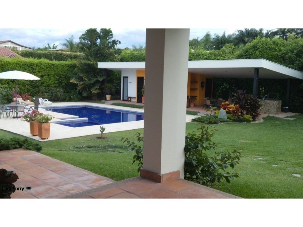 SE VENDE CASA CAMPESTRE CERCA AL AEROPUERTO