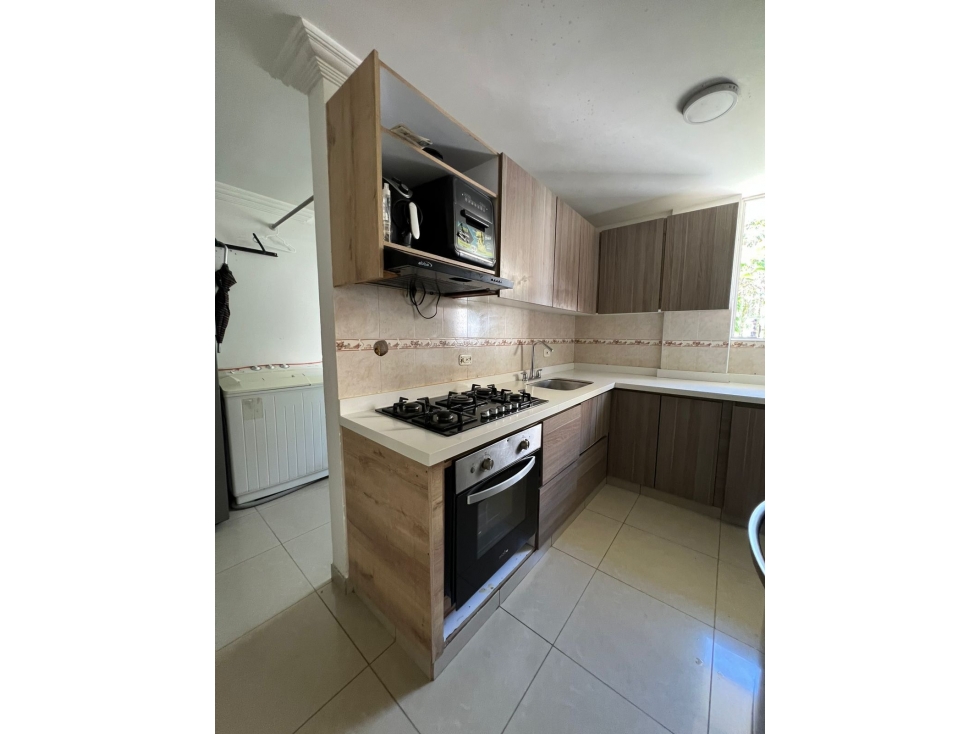 SE VENDE CASA EN LA AVENIDA CENTENARIO