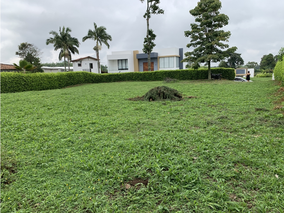 SE VENDE ESPECTACULAR LOTE EN QUIMBAYA EN CONJUNTO CERRADO - 1