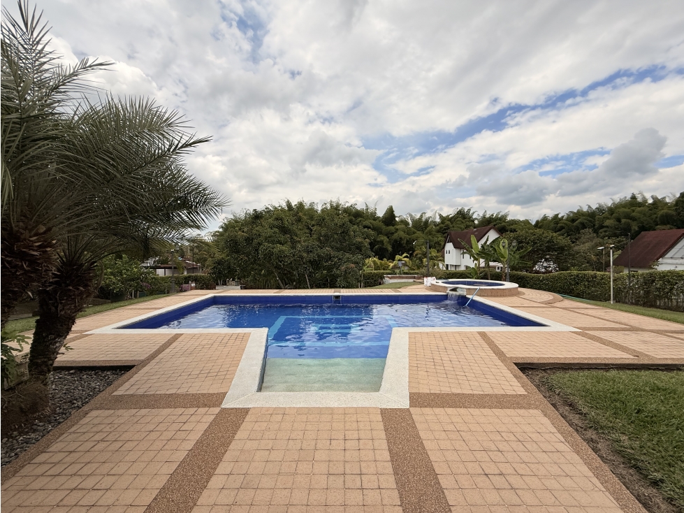 SE VENDE CASA CAMPESTRE CERCA AL AEROPUERTO — foto 3
