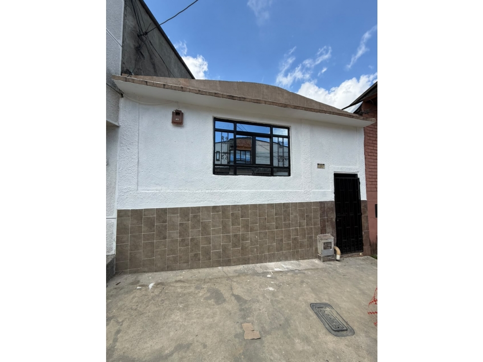 SE VENDE CASA EN EL GRANADA