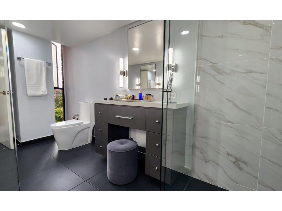 Vendo hermoso apartamento recién remodelado, Los Balsos - El Poblado — foto 6