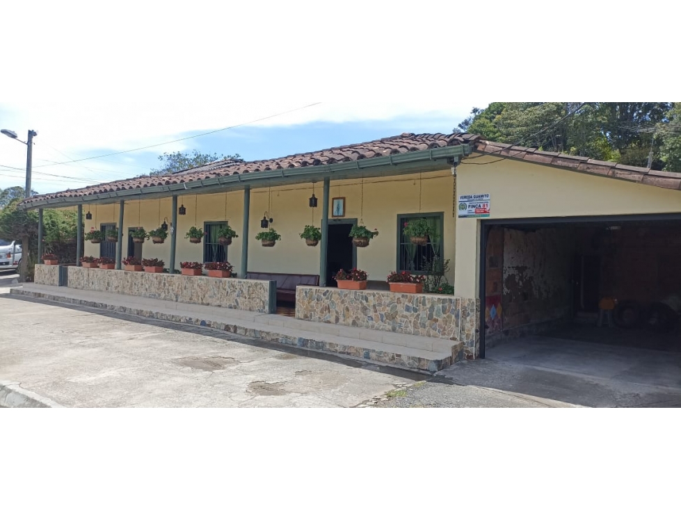 Vendo Casa. Vereda Guamito. Carmen de Viboral, sobre vía Ceja-Rionegro