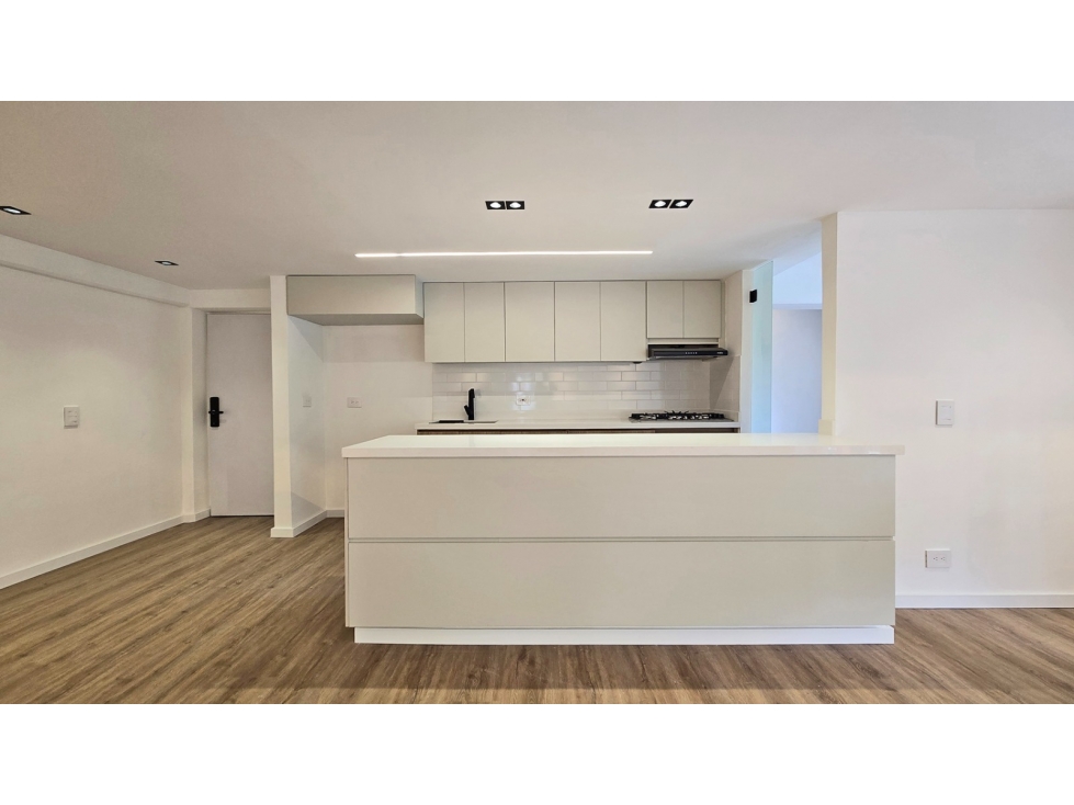 Vendo apartamento remodelado en La Visitación, El Poblado — foto 3